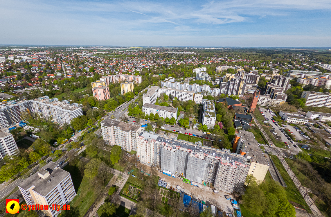 04.05.2023 - Luftbilder von der Fassadensanierung an der Kurt-Eisner-Straße in Neuperlach